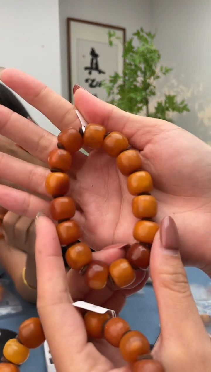 未镶嵌蜜蜡珠宝奇石021.12，微瑕假一罚十多样性发其一