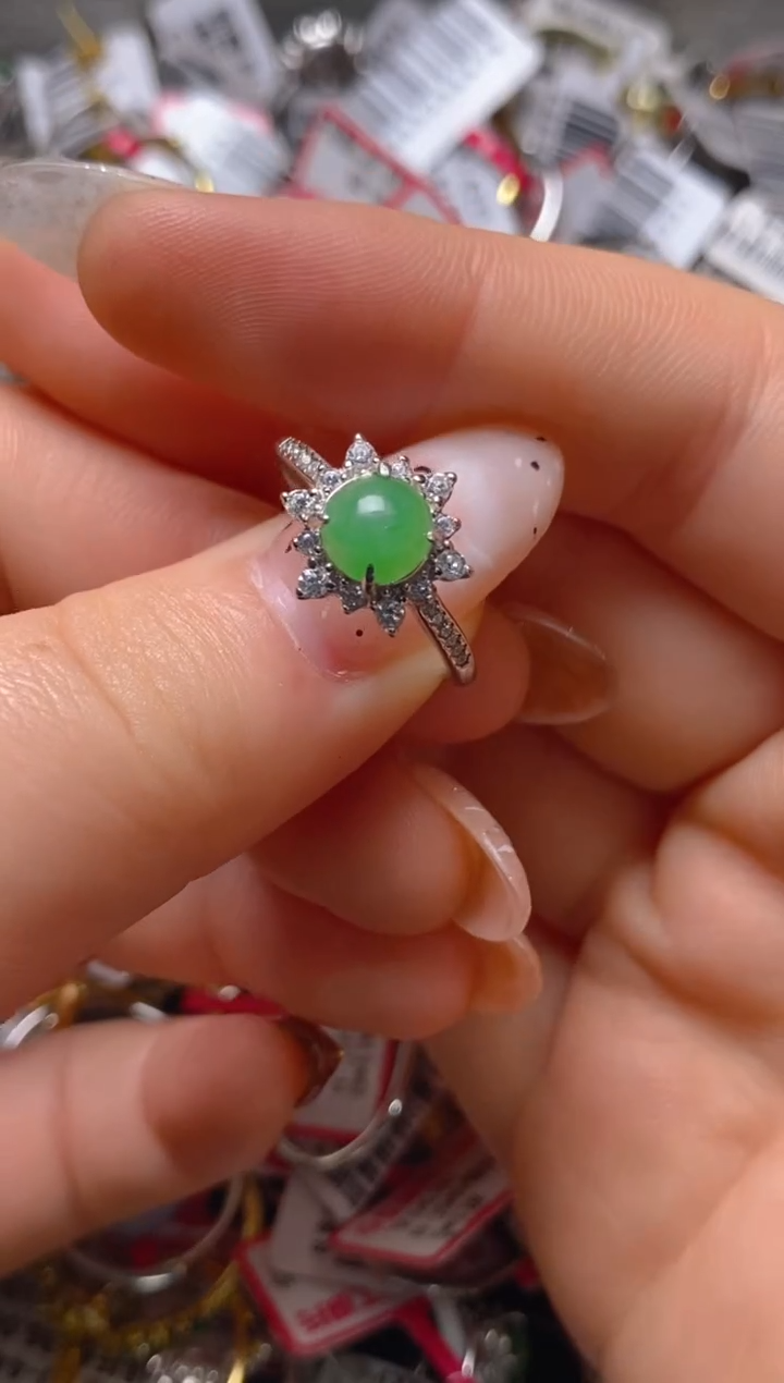 银S925镶嵌戒指翡翠百内无证书