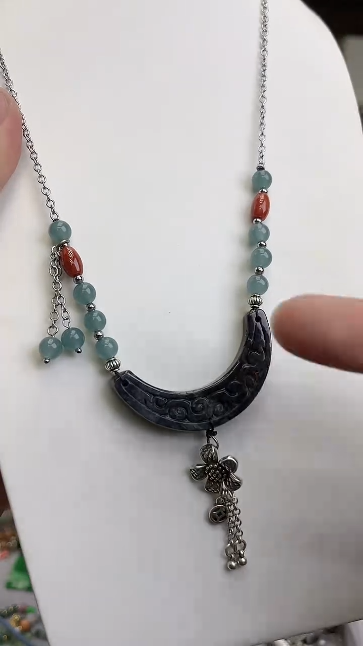 颈饰未镶嵌翡翠翡翠月牙项链