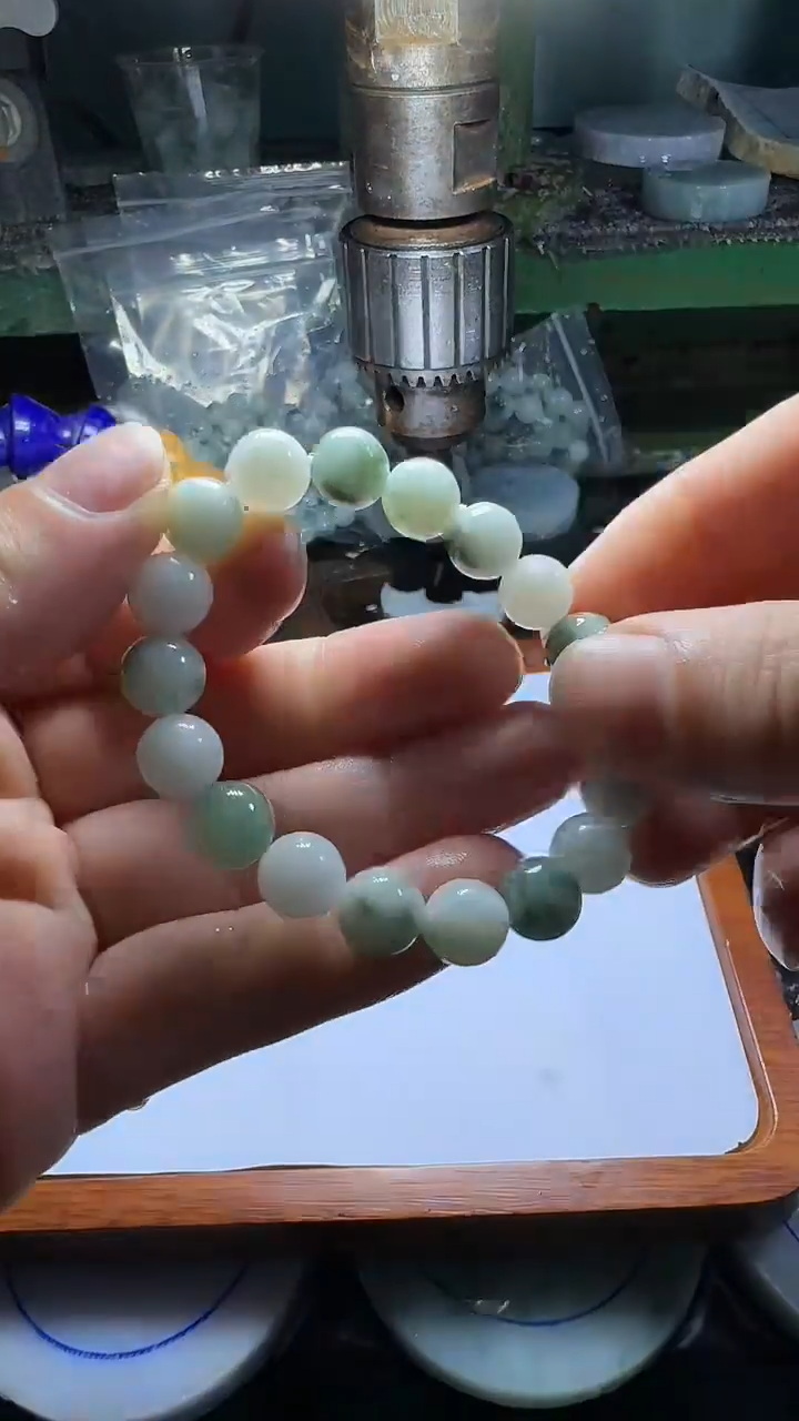 未镶嵌手链翡翠格*发一条