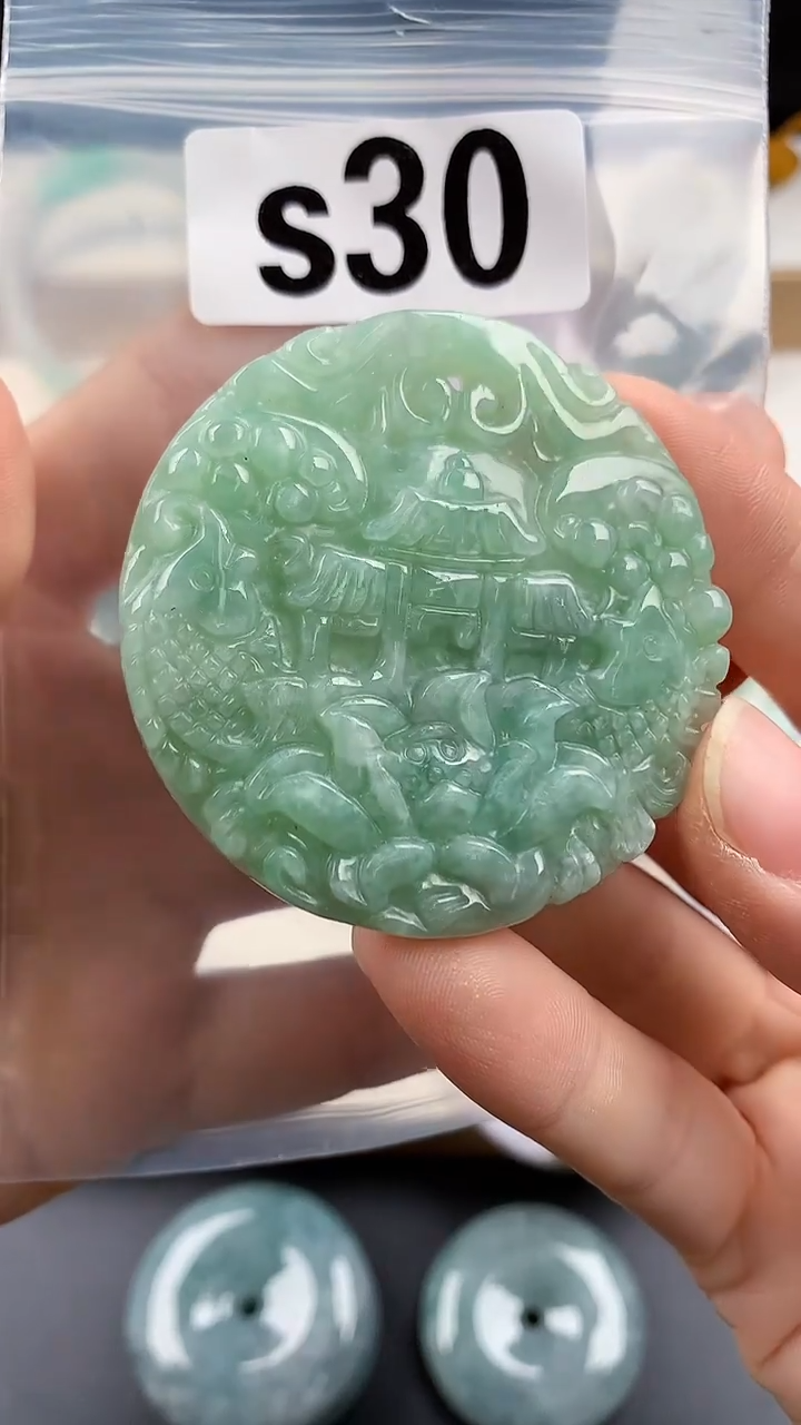 颈饰未镶嵌翡翠天然翡翠吊坠挂件