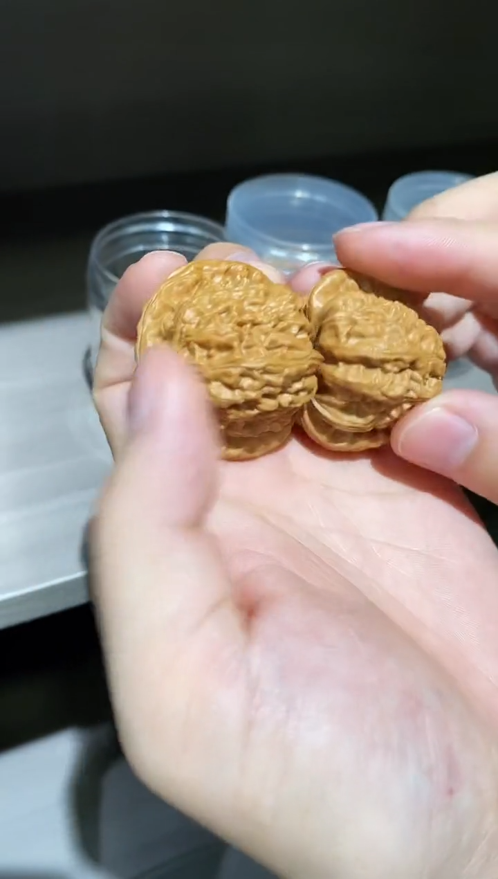 桃核把件微修打底三角白40-42