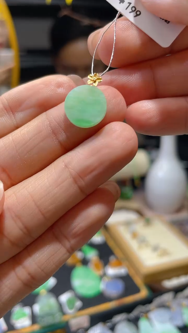 【闪购商品】翡翠颈饰18K金镶嵌假一赔三