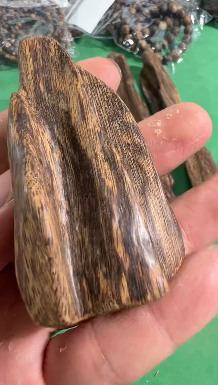 【闪购商品】沉香手把件84号达拉干多样性发一