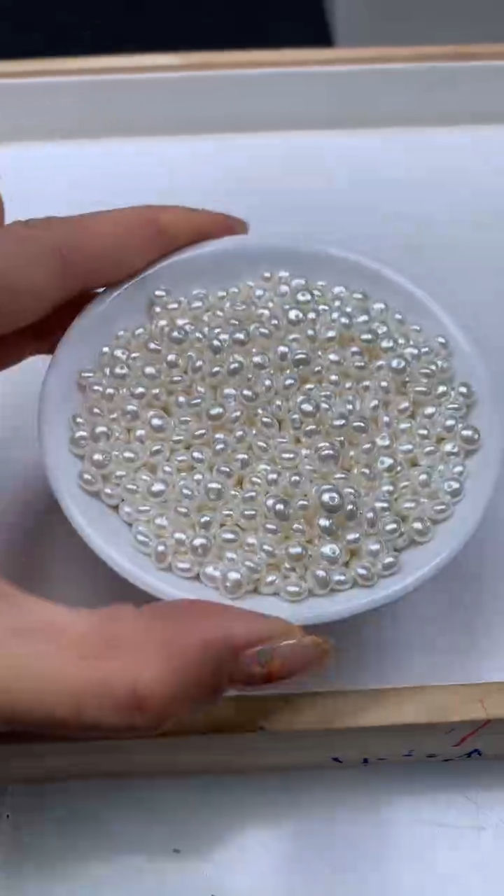 未镶嵌散珠拼合珍珠（马贝珠）B770 白贝珠算盘3*5mm20个8元