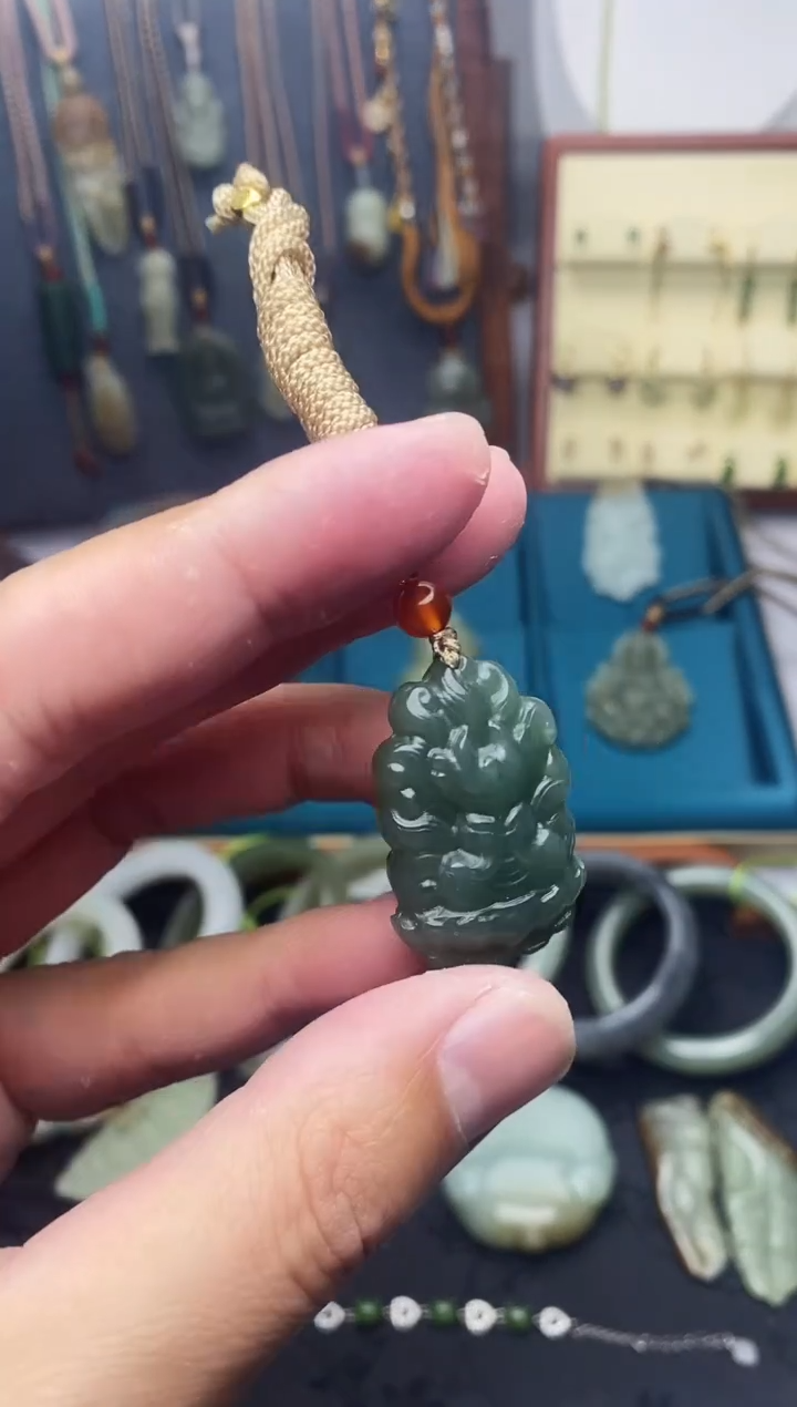 颈饰未镶嵌和田玉1