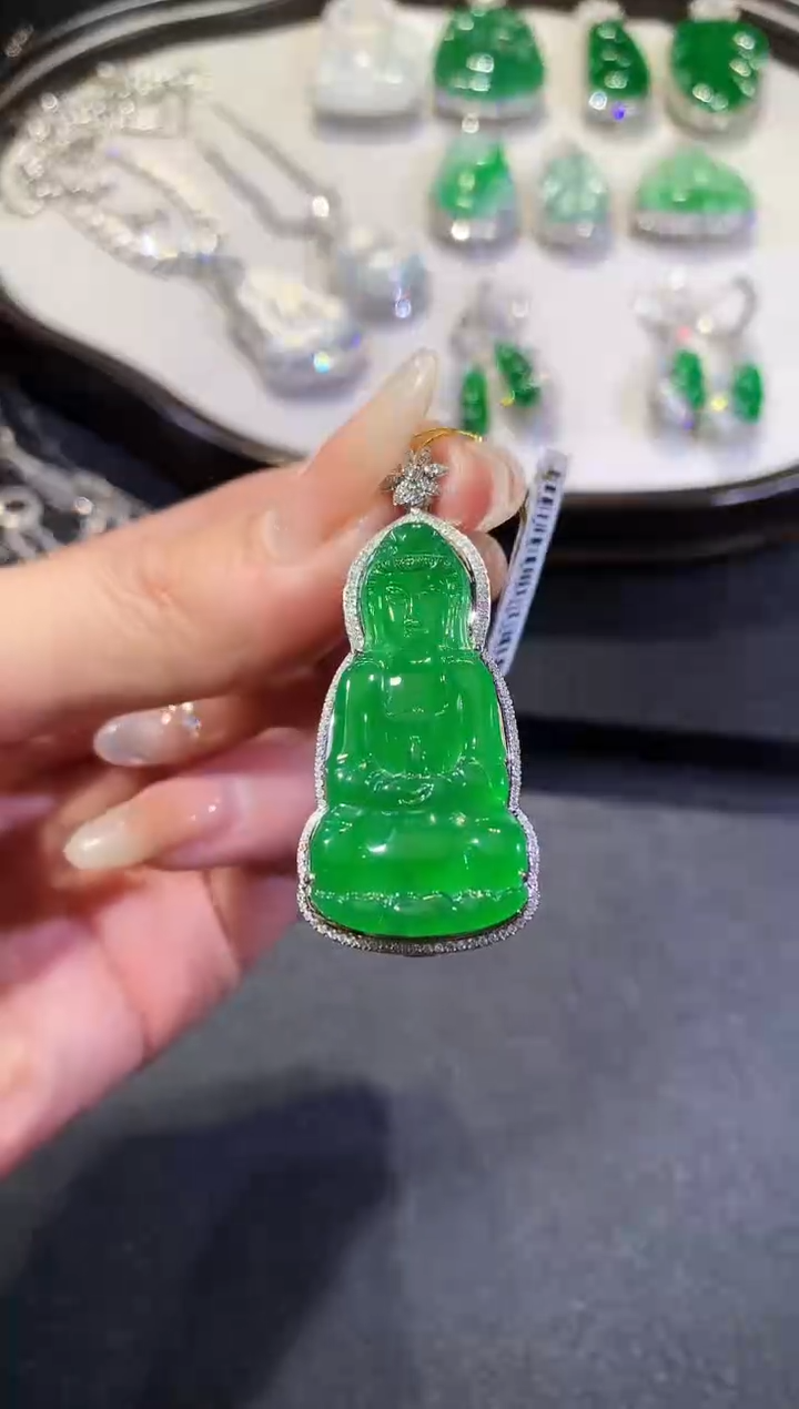 【闪购商品】翡翠吊坠(不含链)18K金镶嵌54-观音