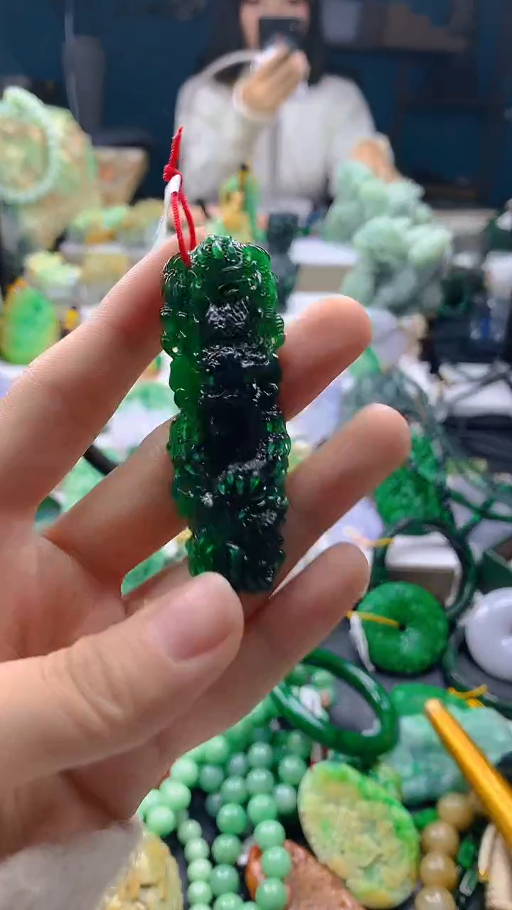 颈饰未镶嵌翡翠墨*天然缅甸a货翡翠