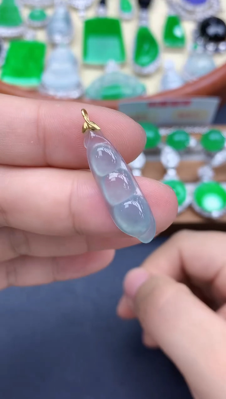 颈饰18K金镶嵌翡翠24-中国好珍宝