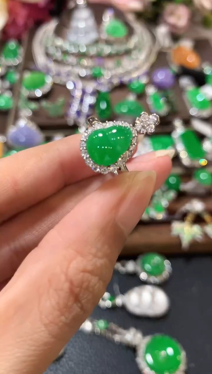 18K金镶嵌戒指翡翠z109  