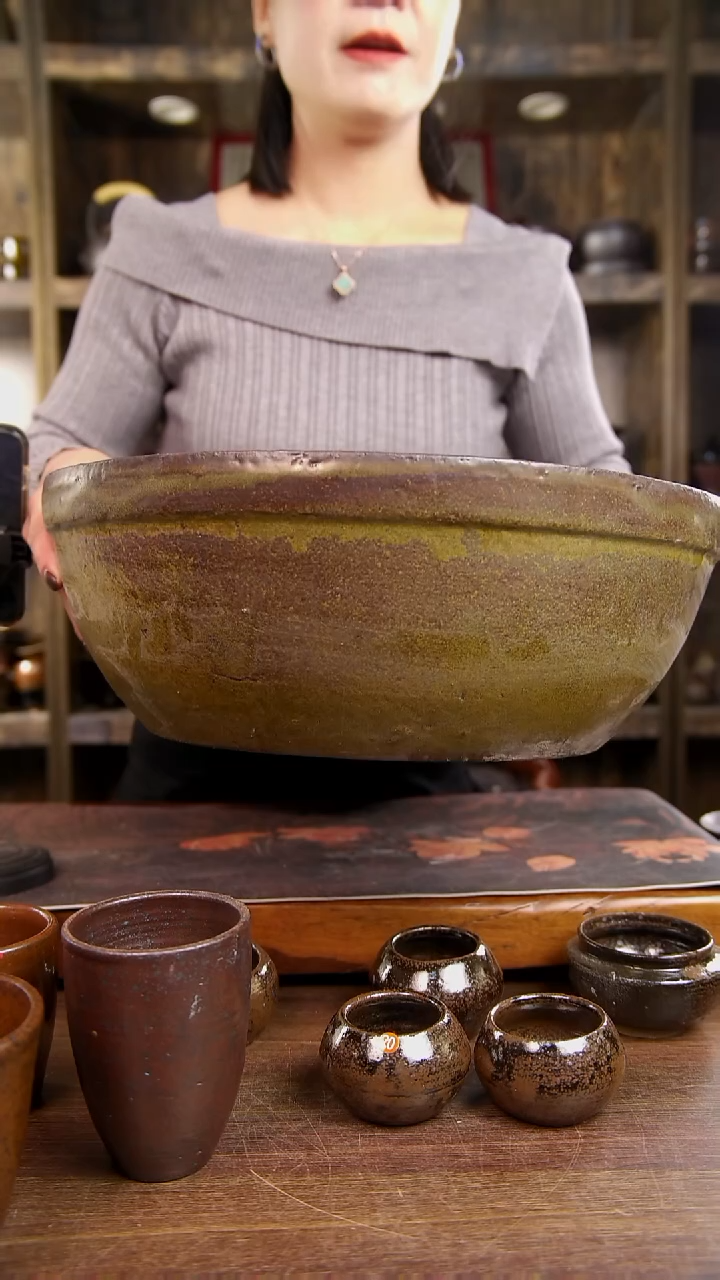 讷*微瑕大糕盆直径41左右不退不换