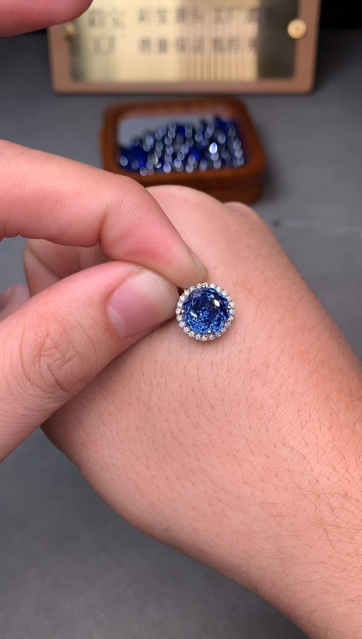 吊坠(赠链)银S925镶嵌托帕石2222