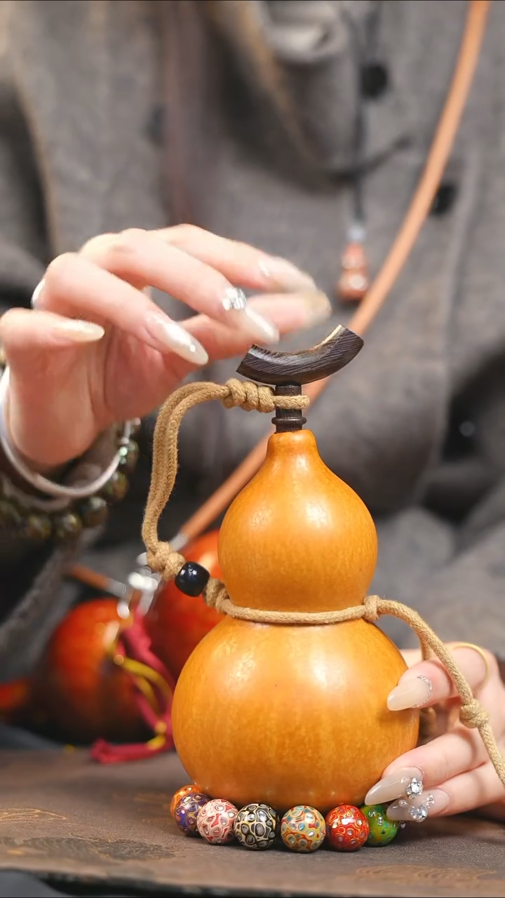 【闪购商品】XN247大漆酒葫芦不包手串及旋转底座