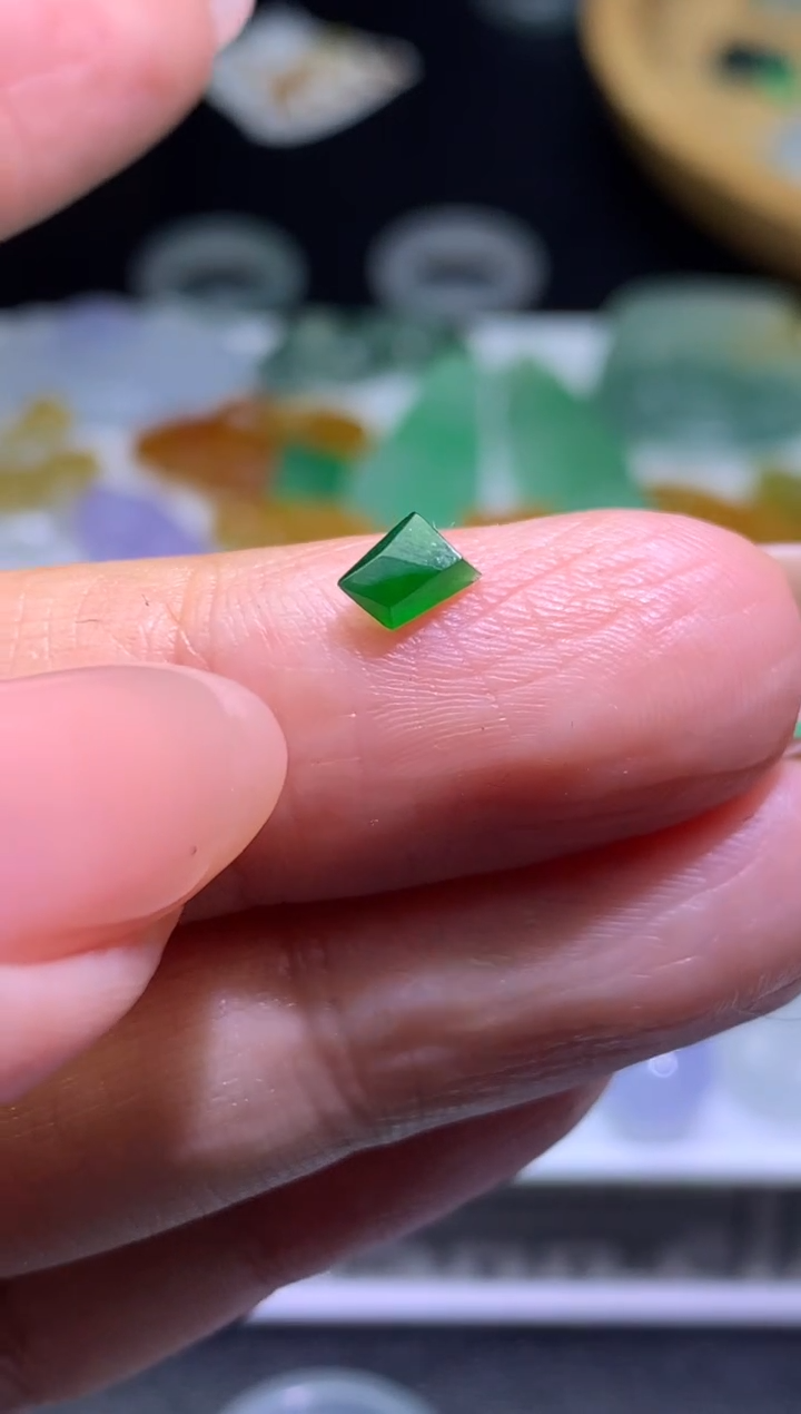 【闪购商品】定制翡翠未镶嵌毛货