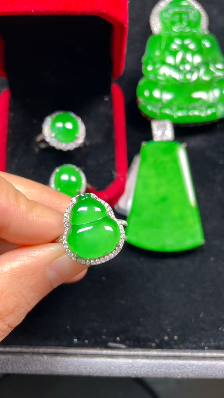 【闪购商品】翡翠颈饰银S925镶嵌戒指