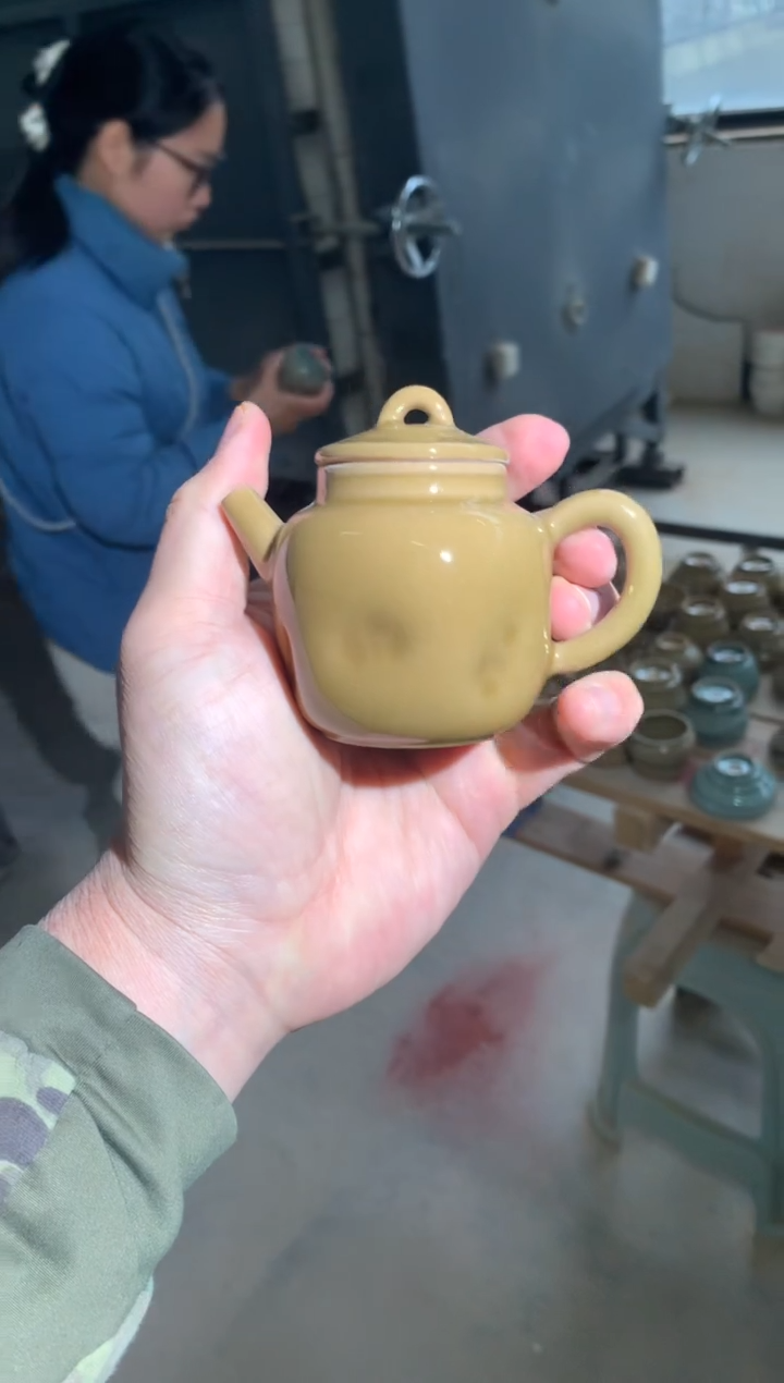 【闪购商品】【览古雅韵】手捏小壶