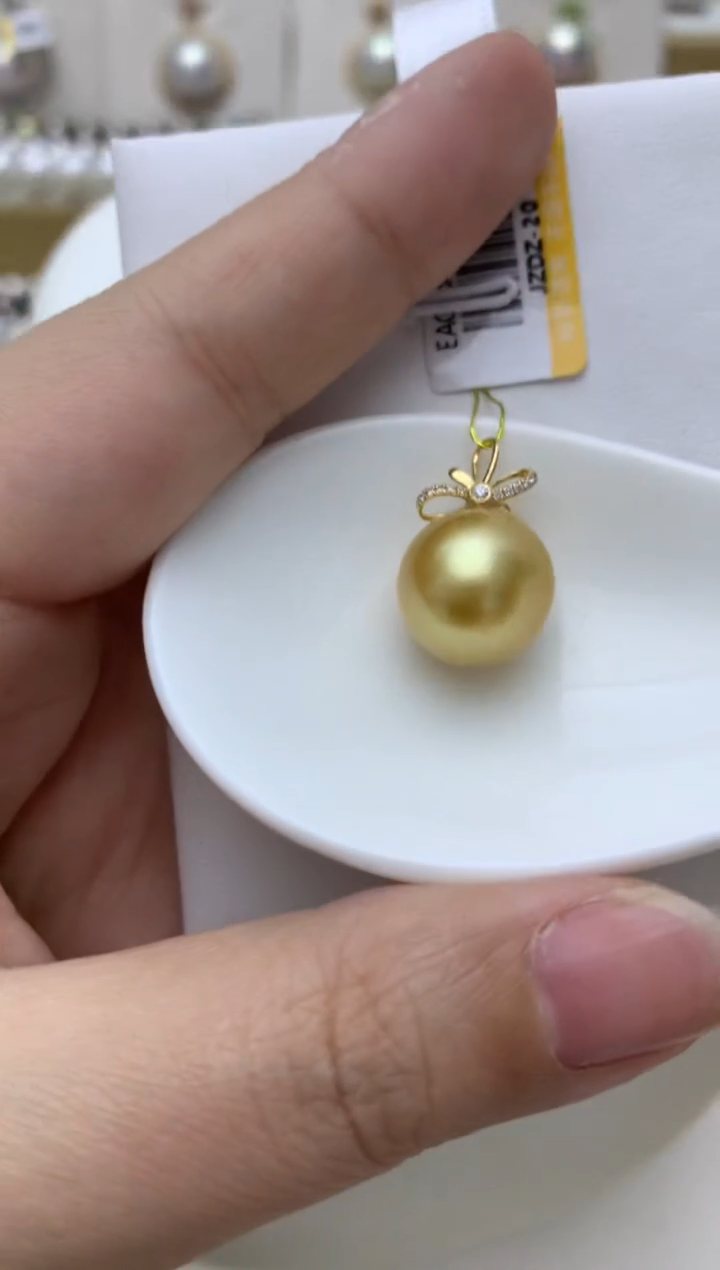 颈饰18K金镶嵌海水珍珠q71 