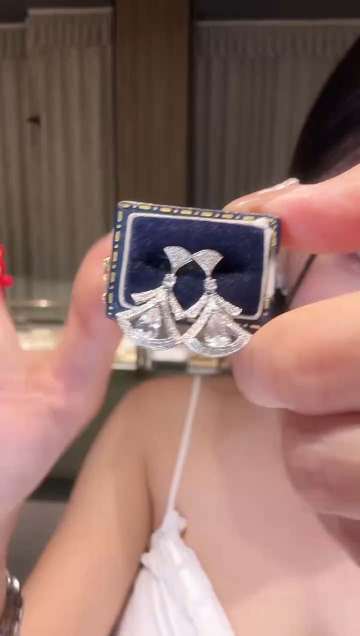 铂Pt950镶嵌项链钻石AY0454-PT