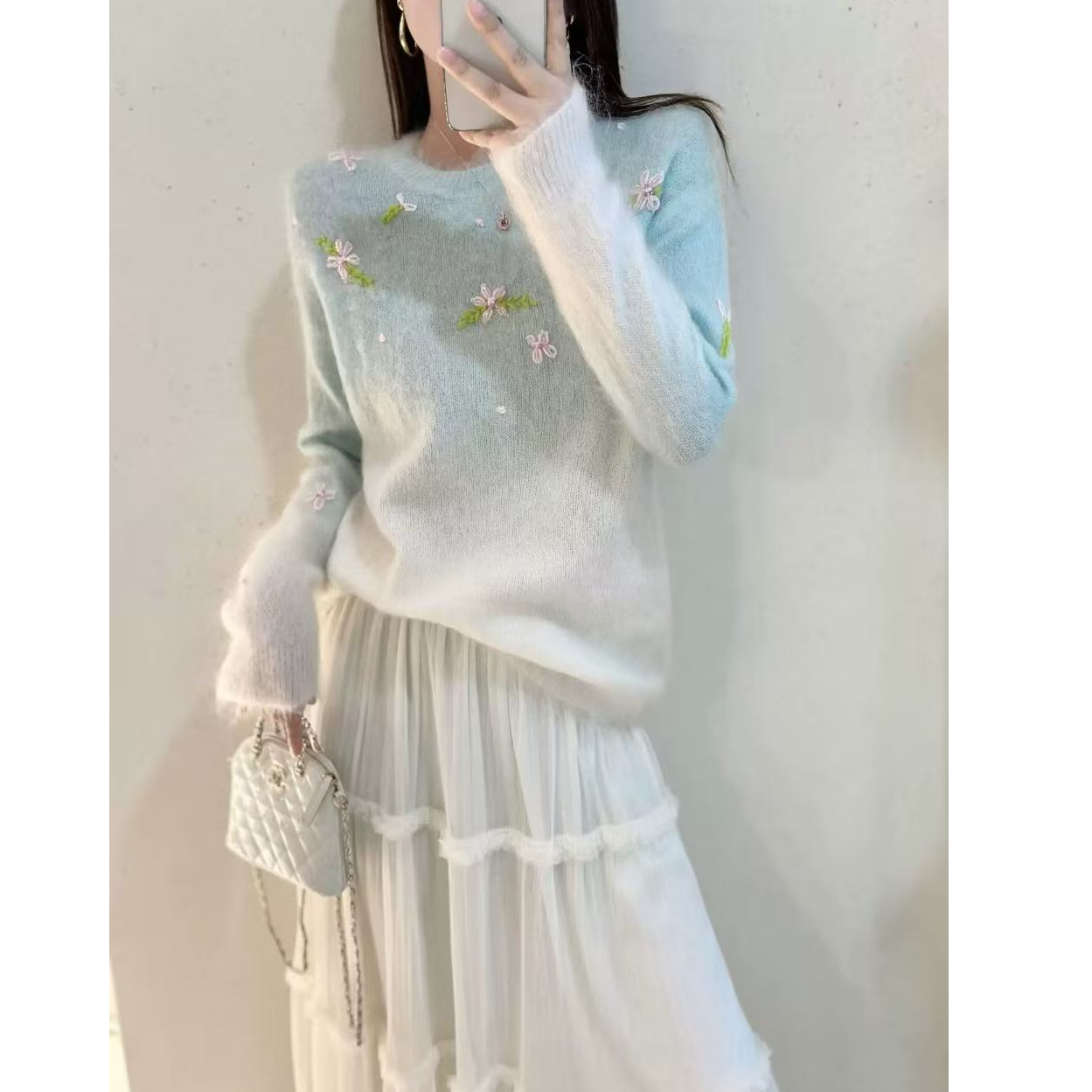 2025秋冬新款 羊毛超幼马海渐变提花时尚百搭花朵毛针织衫