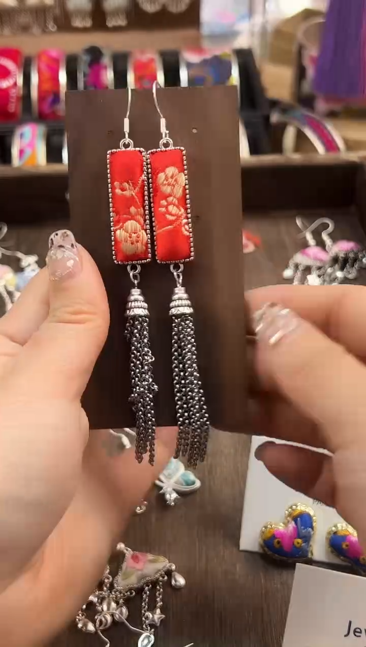 【闪购商品】织绣民族风老绣饰品287