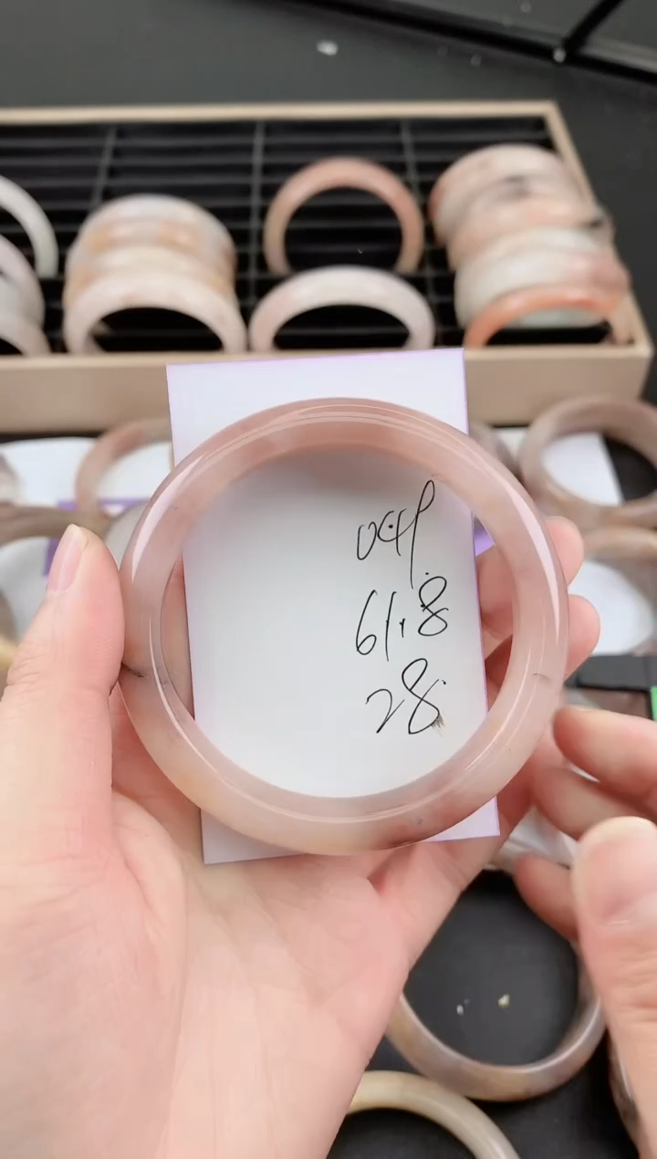 未镶嵌手镯石英质玉049