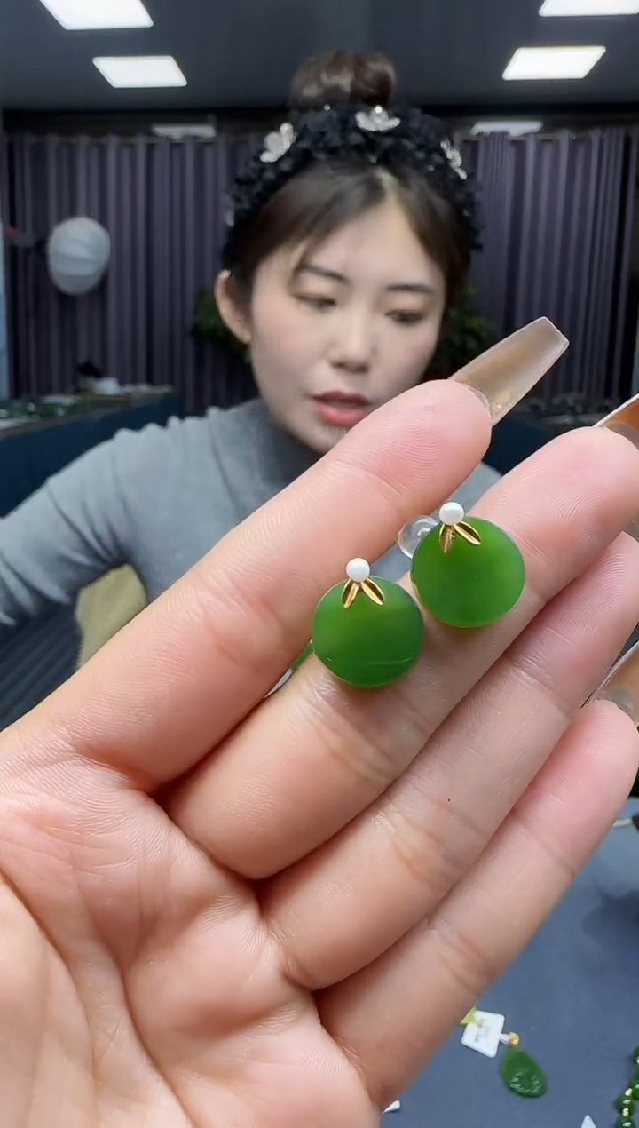 【闪购商品】和田玉耳饰18K金镶嵌1