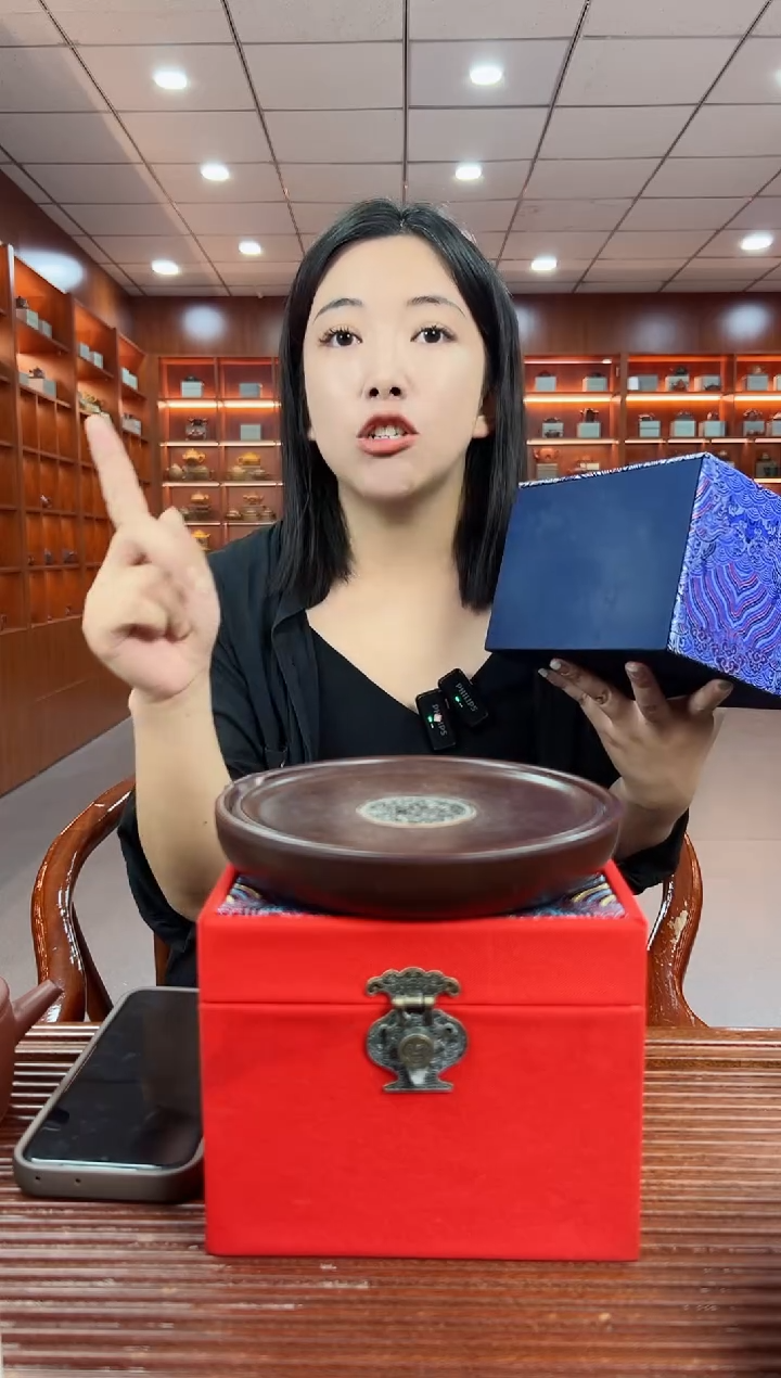 茶壶紫砂花开富贵太湖石金钟 石黄 赵巧英