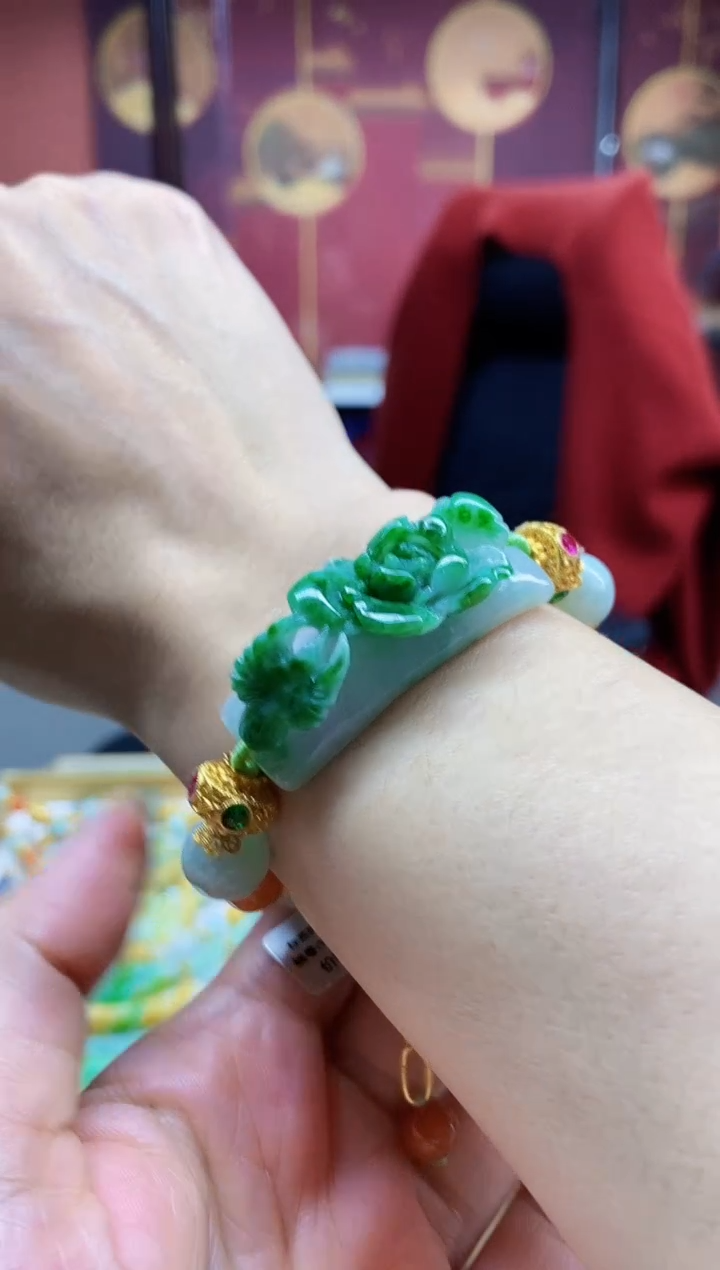 颈饰未镶嵌翡翠手牌