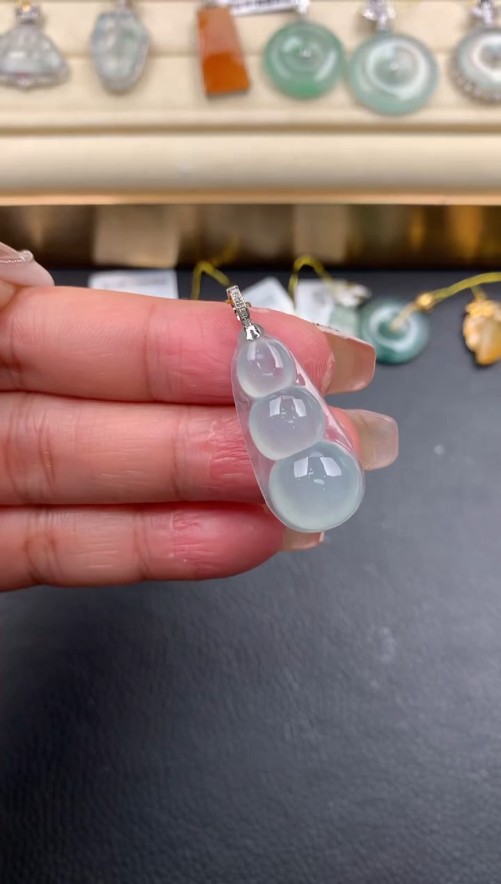 【闪购商品】翡翠颈饰18K金镶嵌D832     