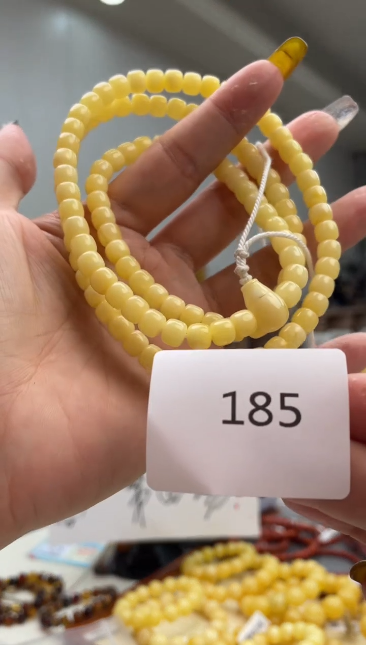 【闪购商品】琥珀裸石未镶嵌185多样性发其中一件