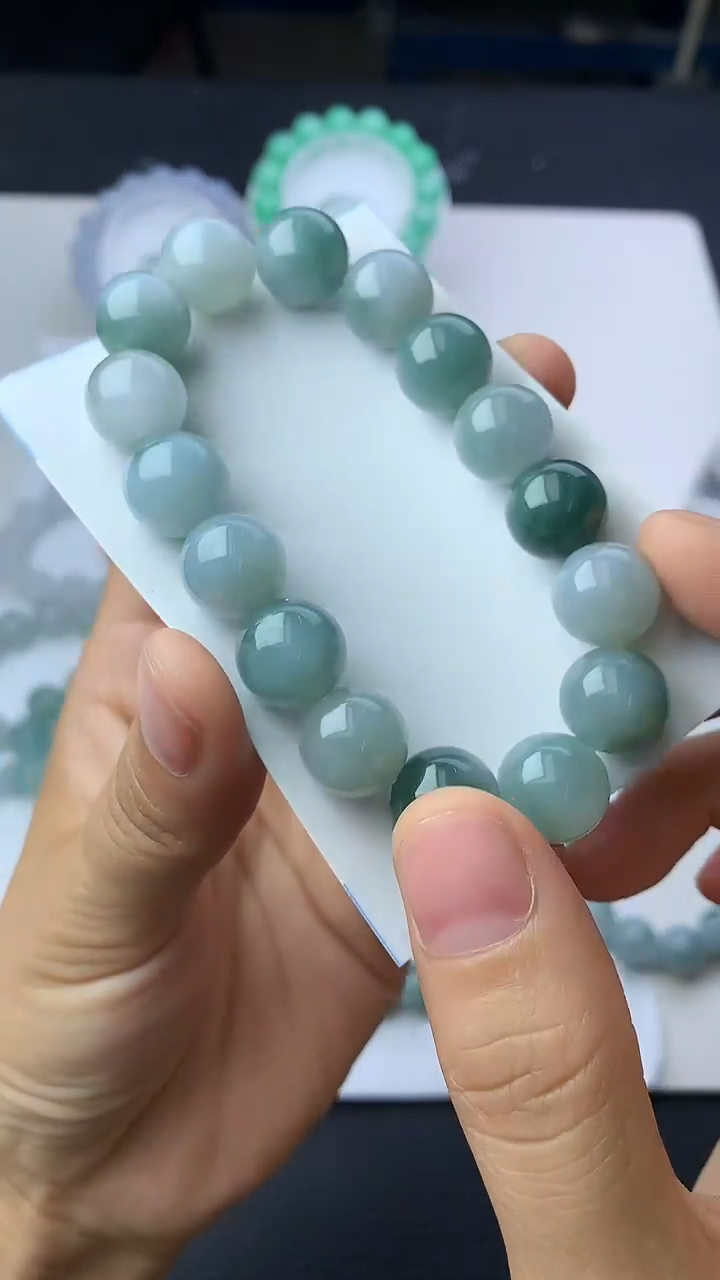 翡翠未镶嵌颈饰珠子