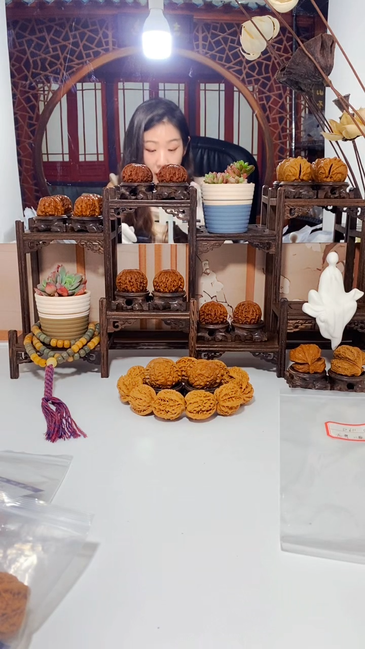 【闪购商品】文玩核桃把件B168四座楼