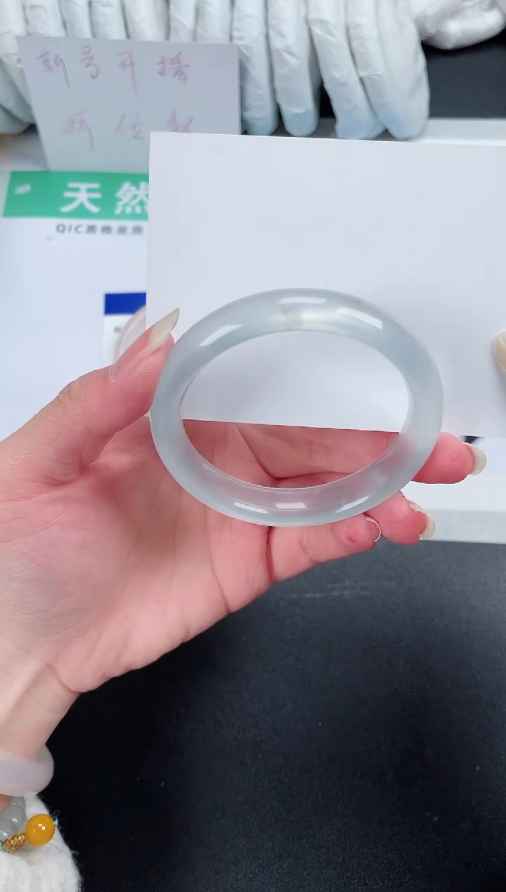 【闪购商品】石英质玉手镯未镶嵌411-54