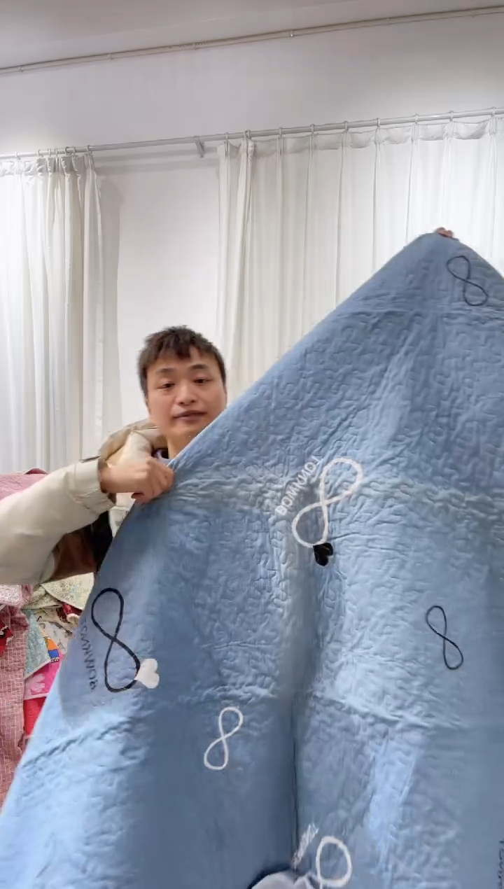 棉200*230纯棉床盖130号大瑕疵