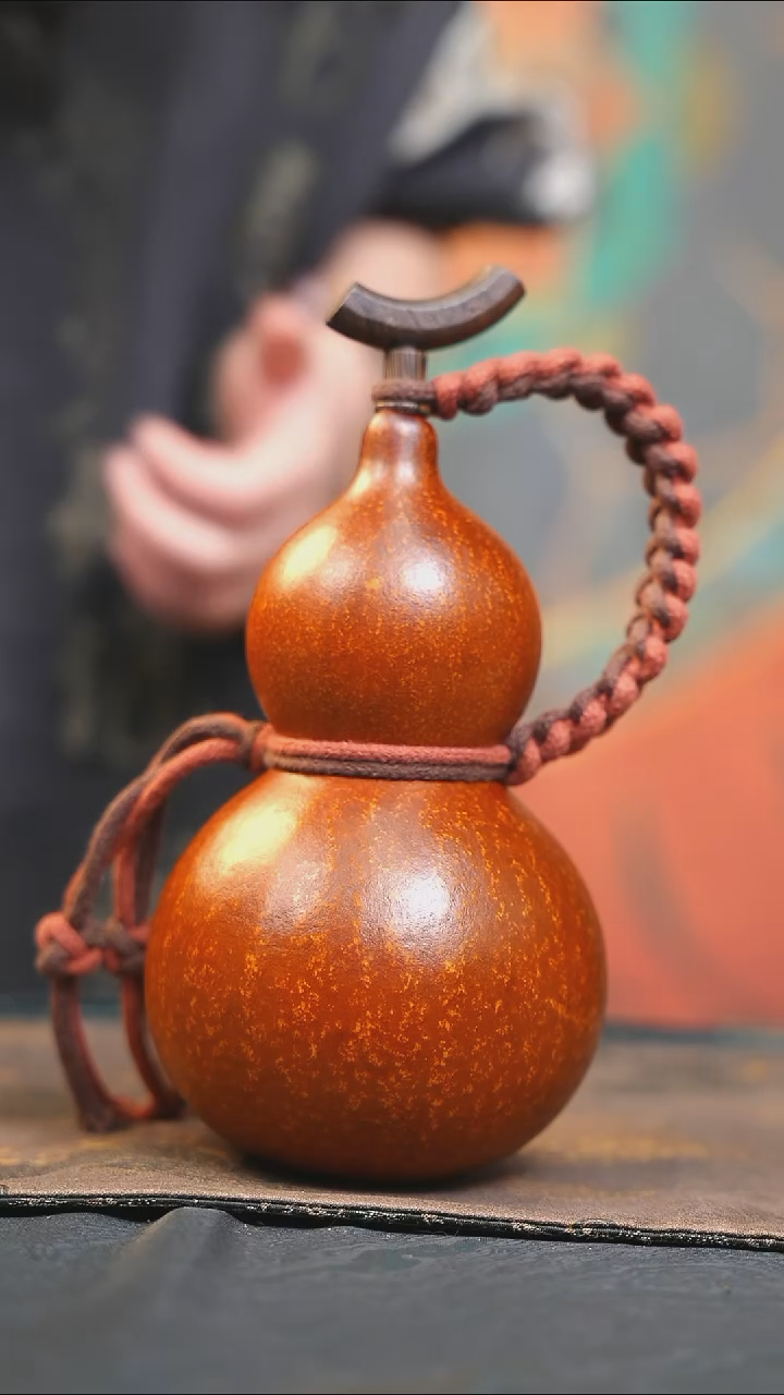 【闪购商品】YI100大漆酒葫芦不包手串及旋转底座