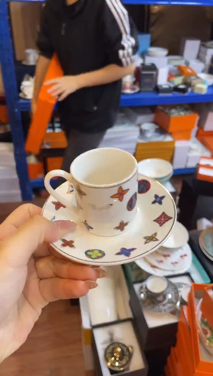 杯鸿辉家品牌瓷器，京东包邮！