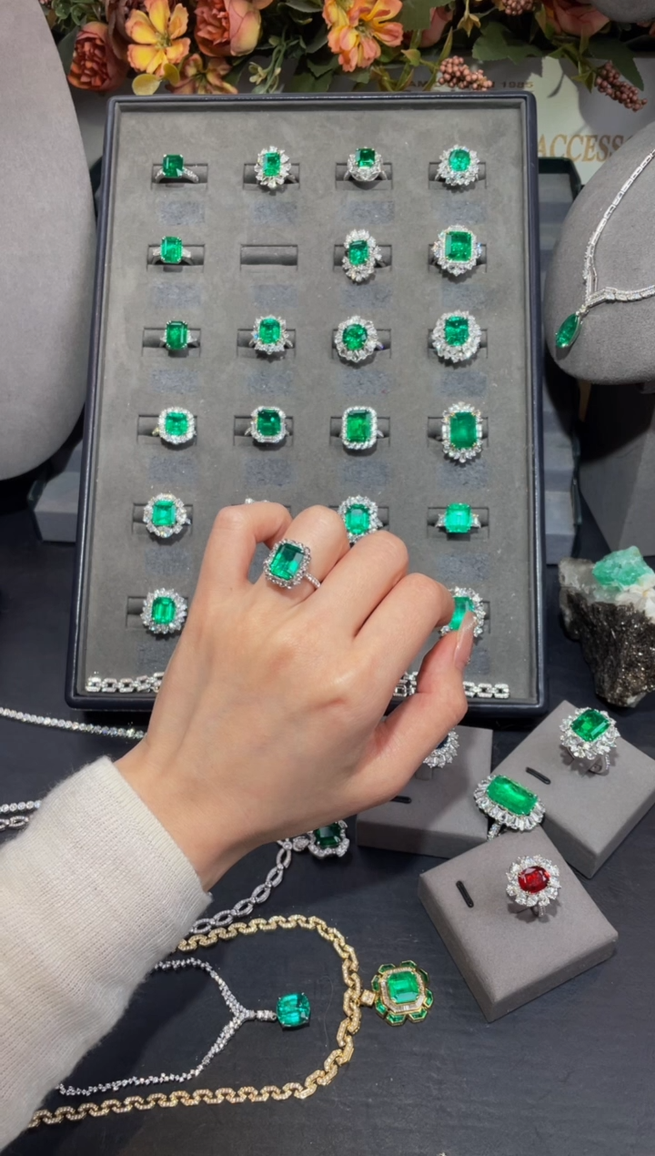 祖母绿戒指18K金镶嵌3.55克拉 沃顿 微油（定金）