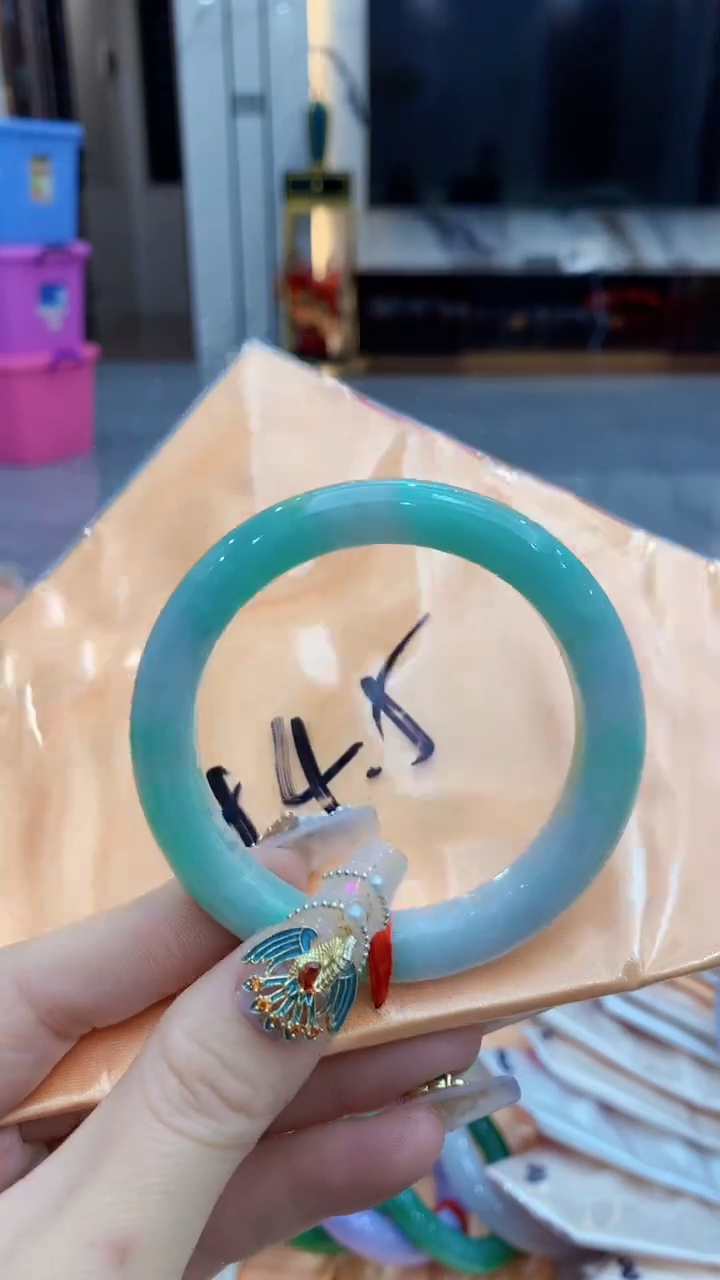 【闪购商品】翡翠手镯未镶嵌0246768059