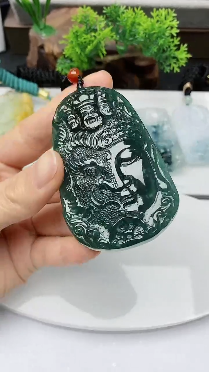 【闪购商品】翡翠颈饰未镶嵌        