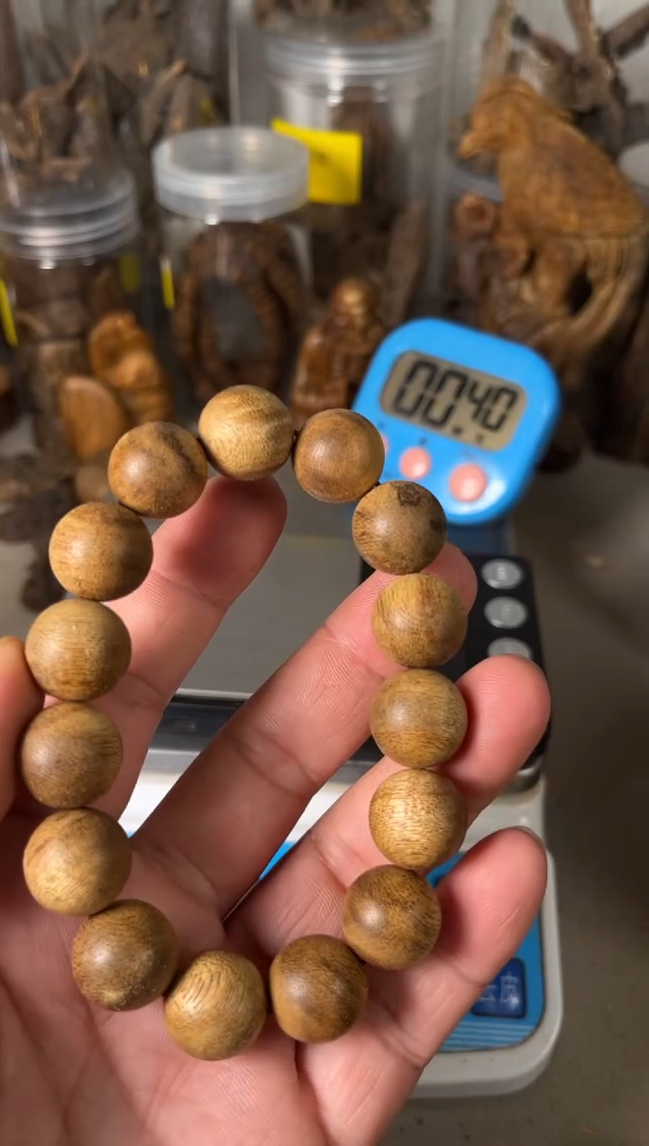 手串沉香菩萨棋18（克）       