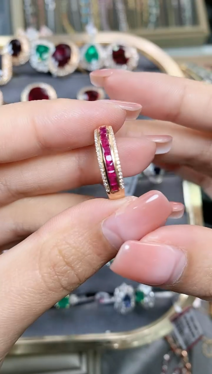 【闪购商品】红宝石戒指18K金镶嵌18K金镶嵌红宝石戒指