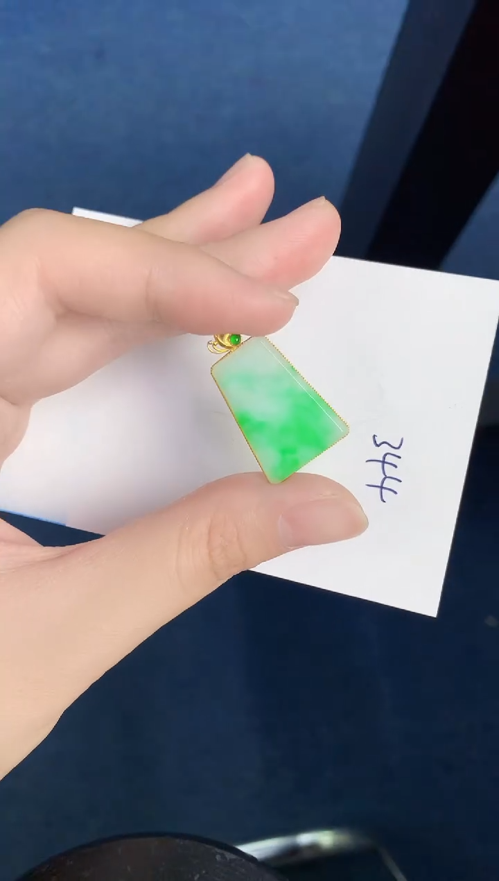 【闪购商品】翡翠颈饰18K金镶嵌0000000000