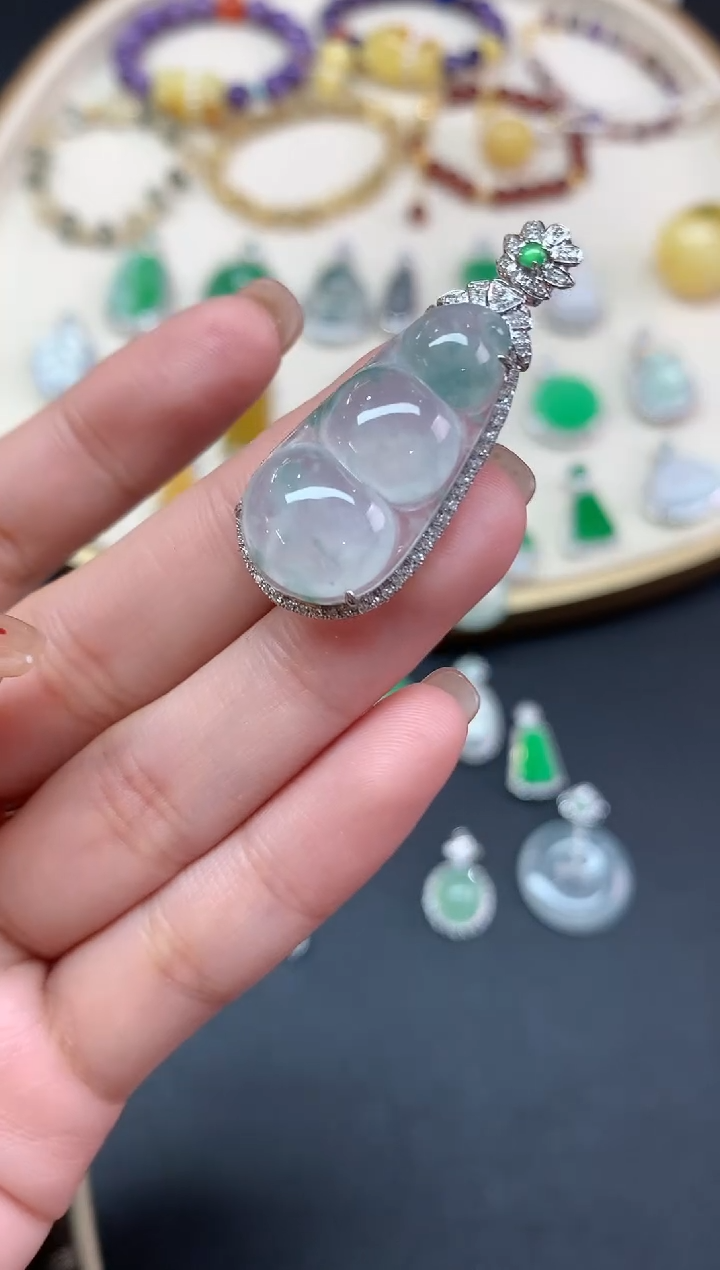 【闪购商品】翡翠吊坠(不含链)18K金镶嵌吊坠A449|3980