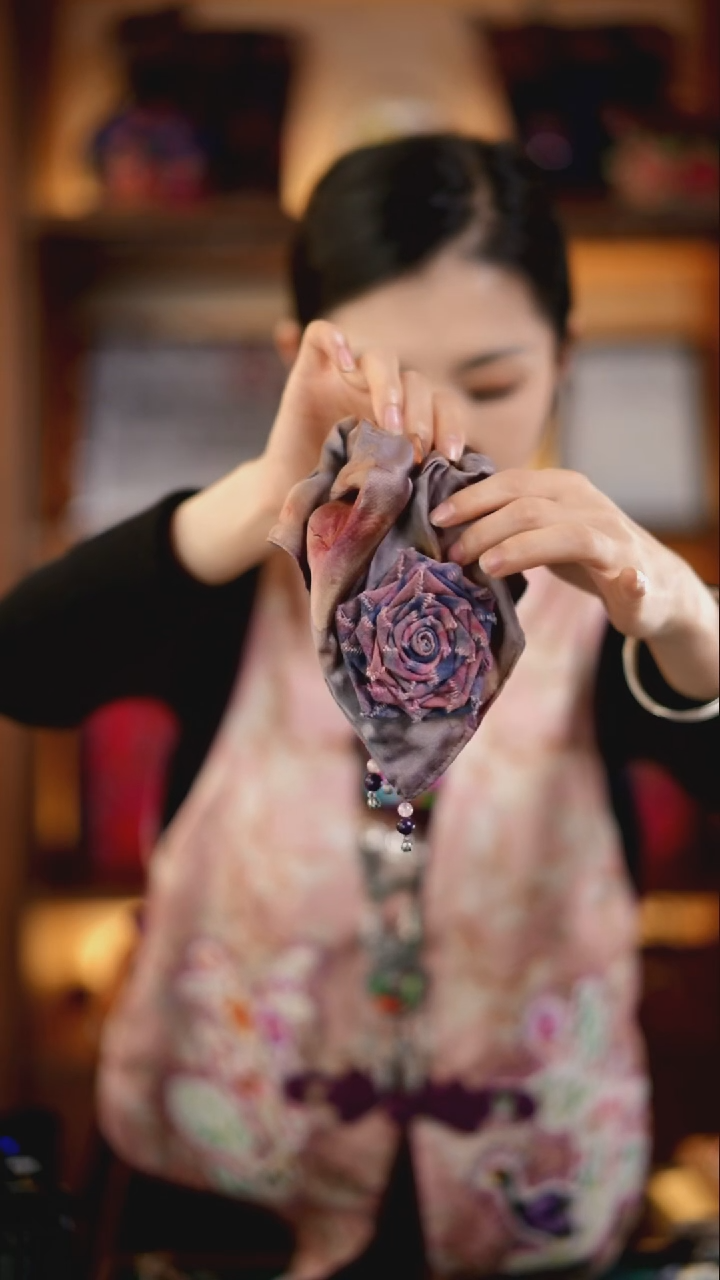 刺绣私人定制苗族手工S306