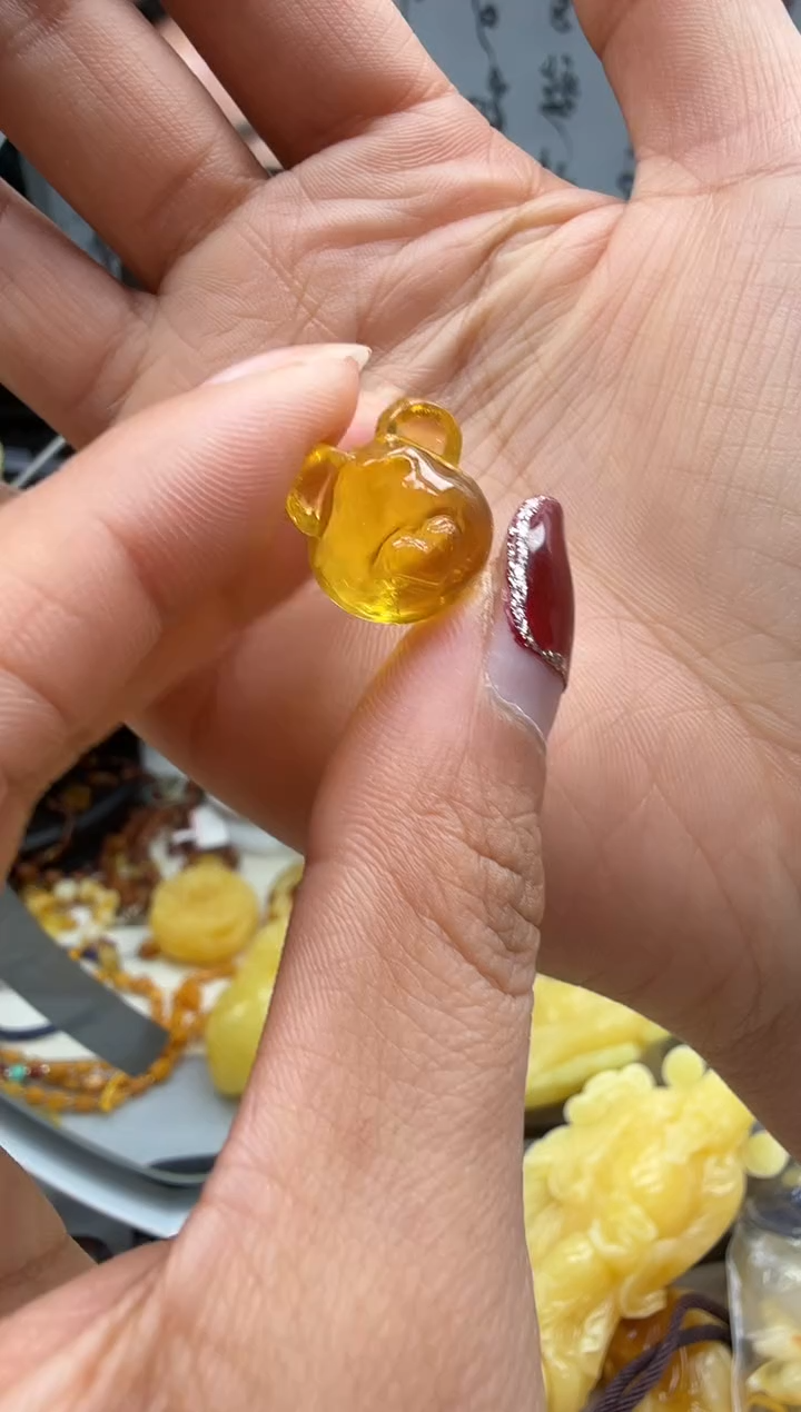 【闪购商品】琥珀裸石未镶嵌配饰