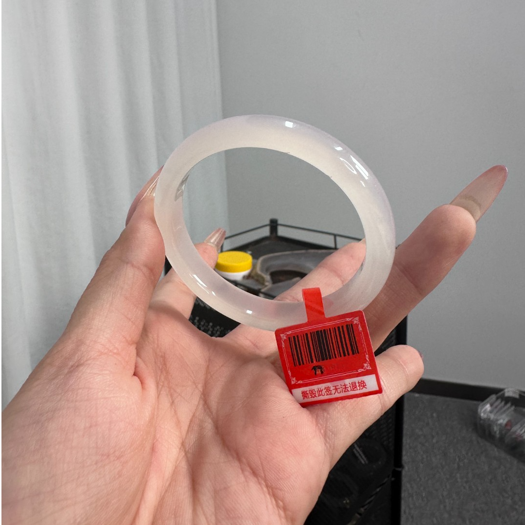 玉髓手镯白月光特价品一只发货，需包容纹理、棉点、水线、矿物等结构