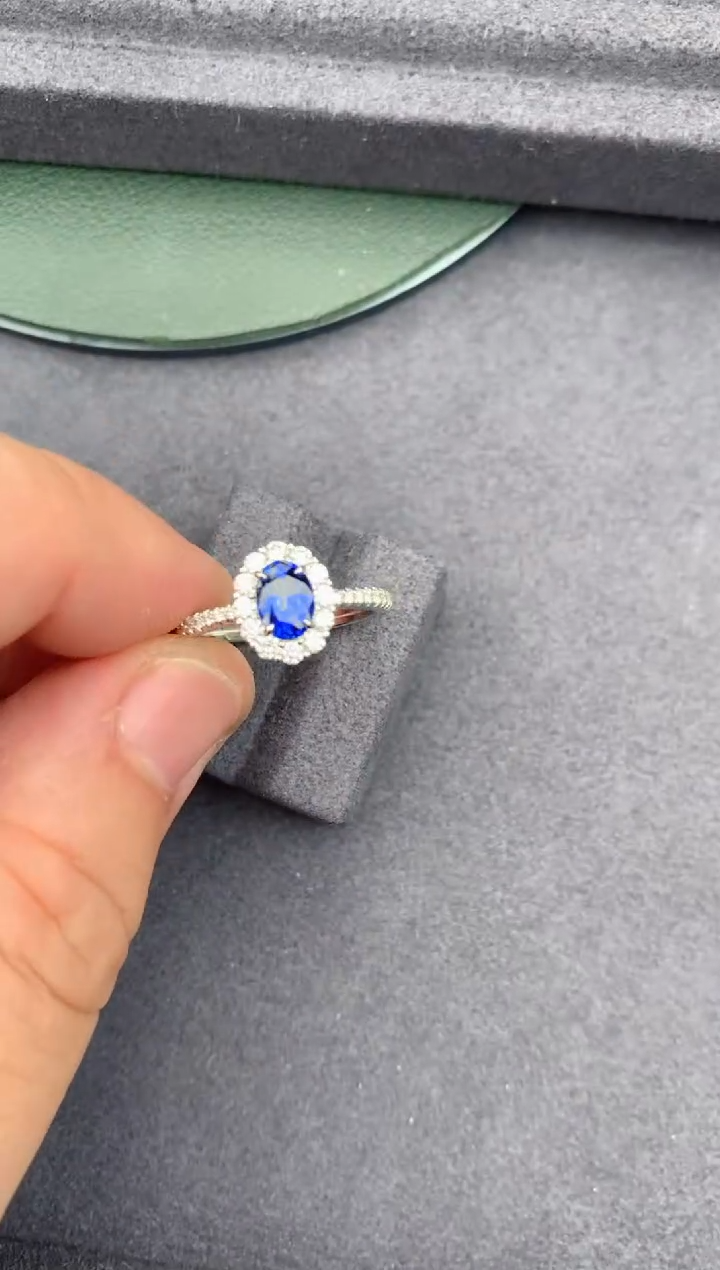 【闪购商品】蓝宝石戒指18K金镶嵌1CT 蓝宝石戒指