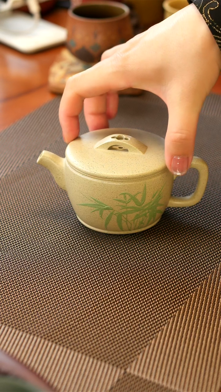 【闪购商品】紫砂茶壶本绿石瓢180cc