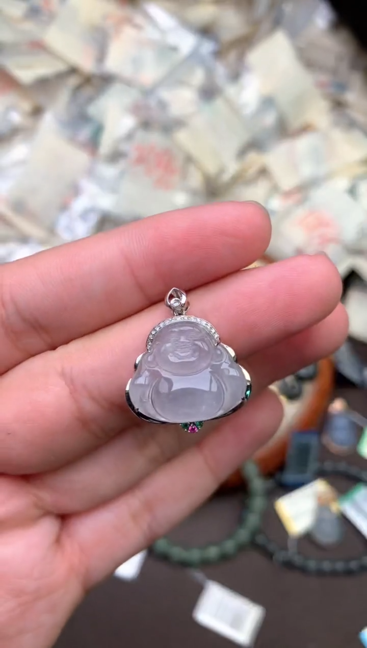 18K金镶嵌挂件翡翠— 