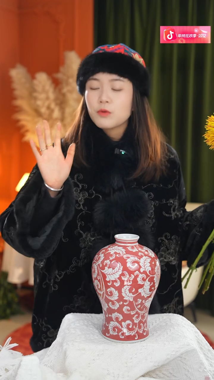 陶瓷花瓶 手绘红梅 高25 口径4